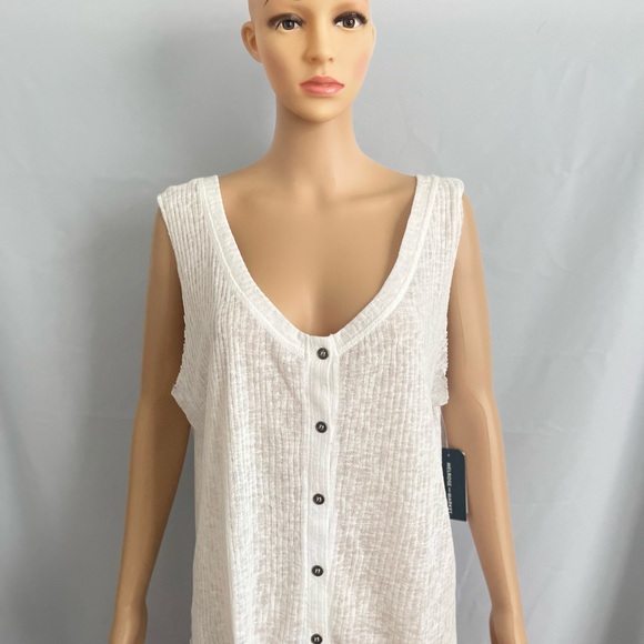 Button Front Tank - Picture 3 of 5